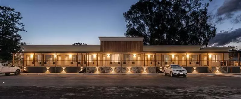 New Crossing Place Motel