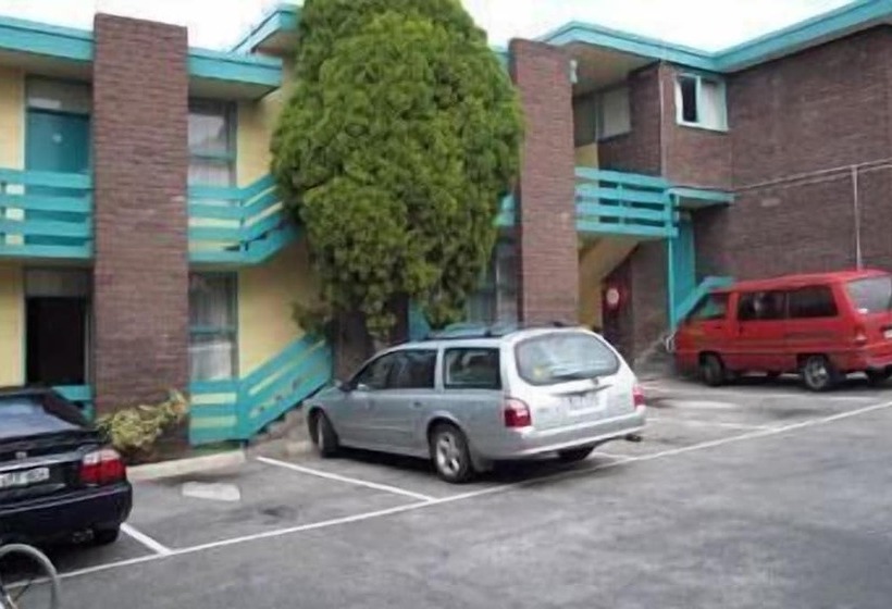 בית מלון כפרי Coburg Motor Inn