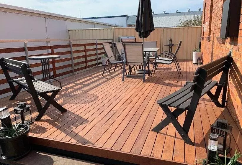 Отель Peter Allen Motor Inn