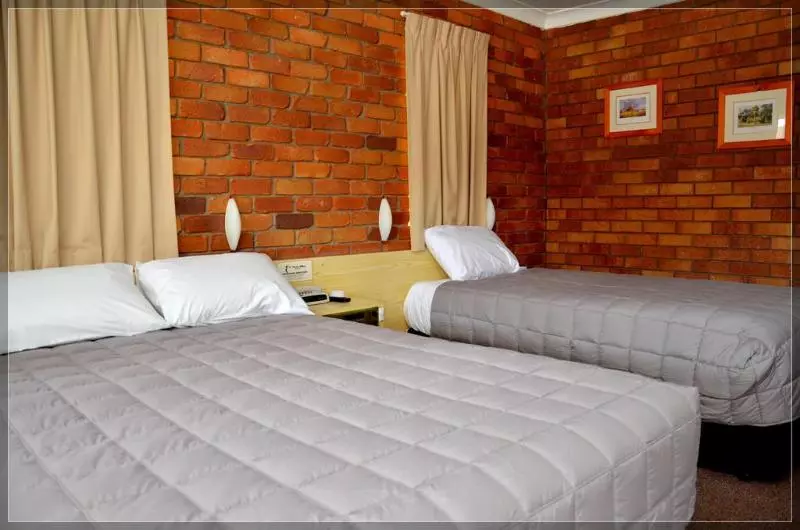 Отель Peter Allen Motor Inn