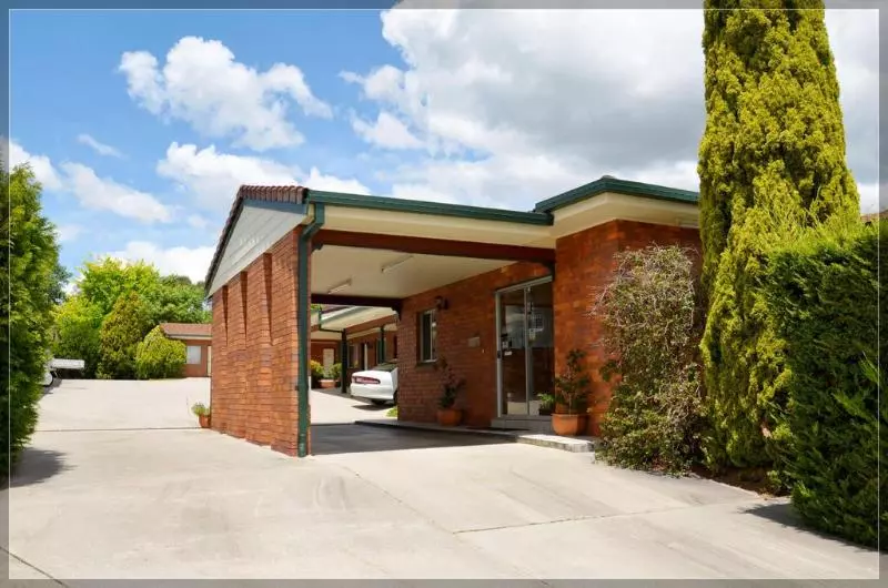 Отель Peter Allen Motor Inn