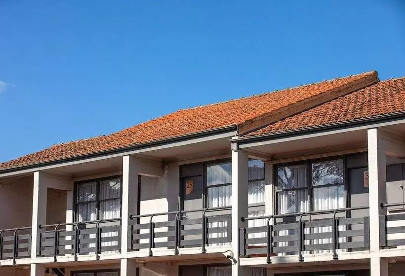 Nightcap At Ferntree Gully Hotel Motel