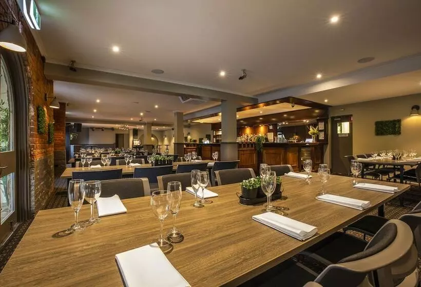 Nightcap At Ferntree Gully Hotel Motel