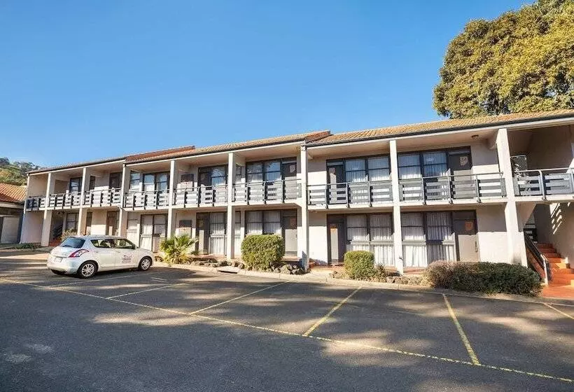 Nightcap At Ferntree Gully Hotel Motel