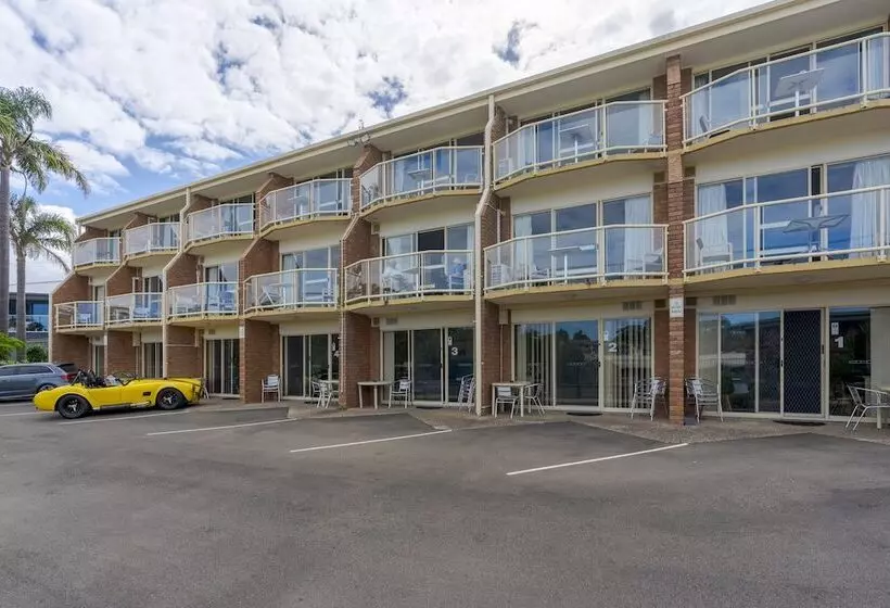 ホテル Sapphire Waters Motor Inn