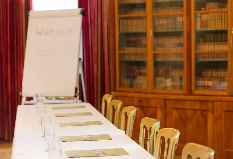 호텔 Schloss Ernegg