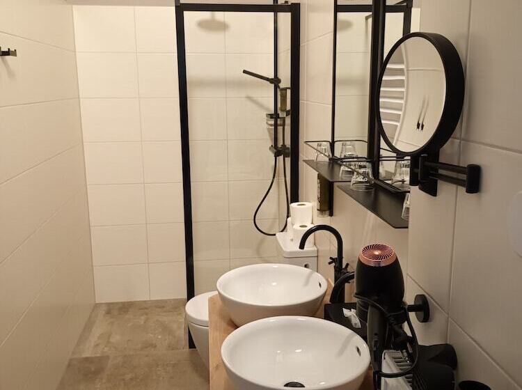 فندق Schloss Ernegg