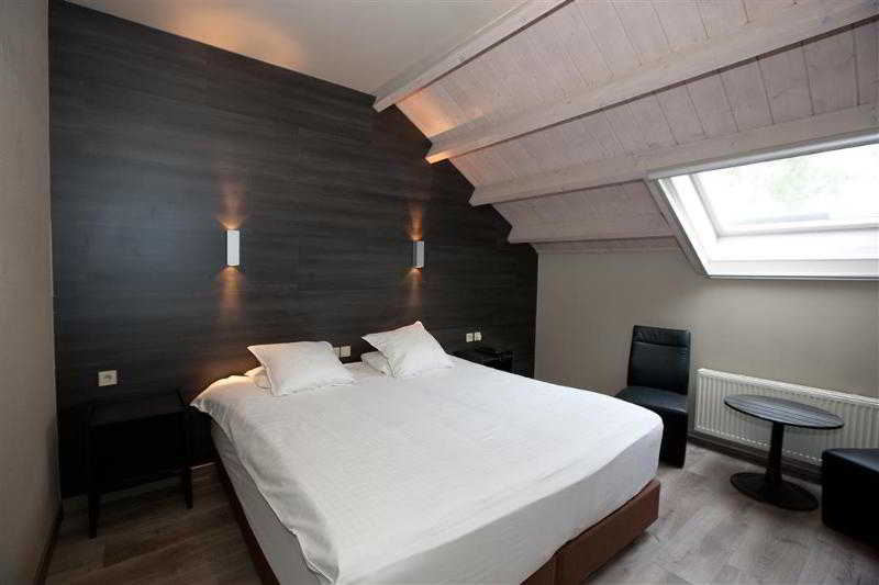 هتل Flanders Lodge