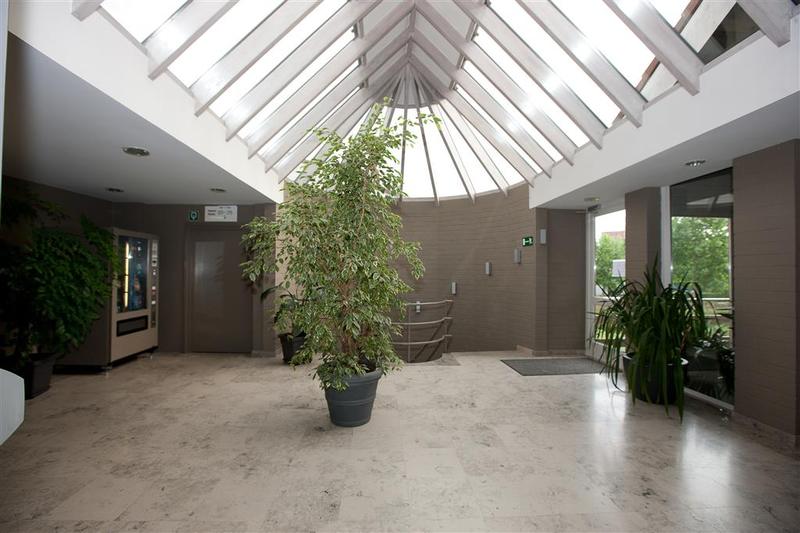 هتل Flanders Lodge