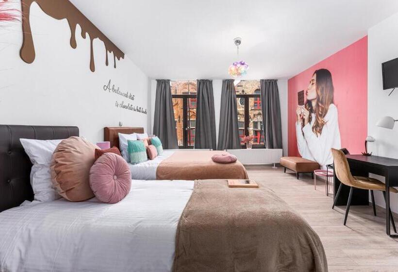 Отель The Chocolate Suites