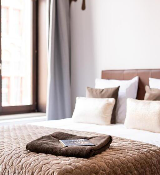 Отель The Chocolate Suites