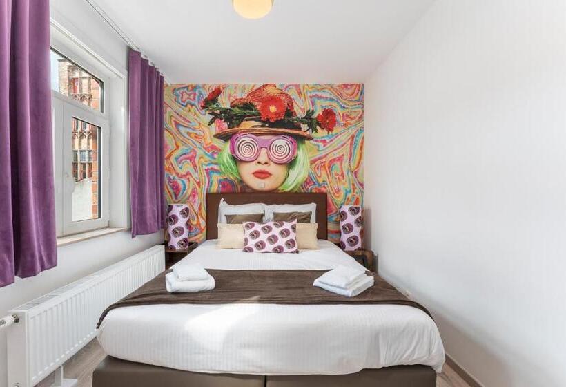 Отель The Chocolate Suites