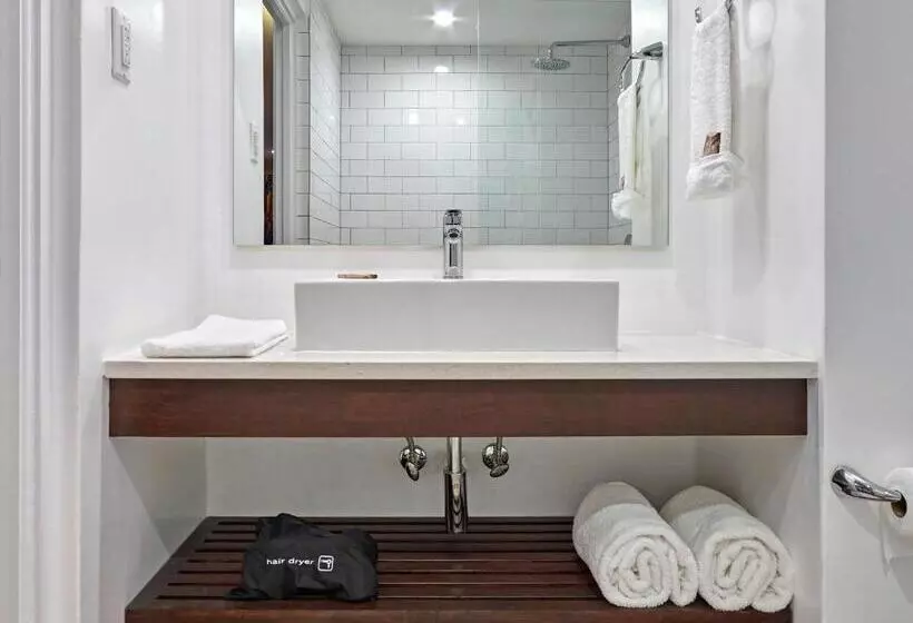 استراحتگاه Butterfly Beach