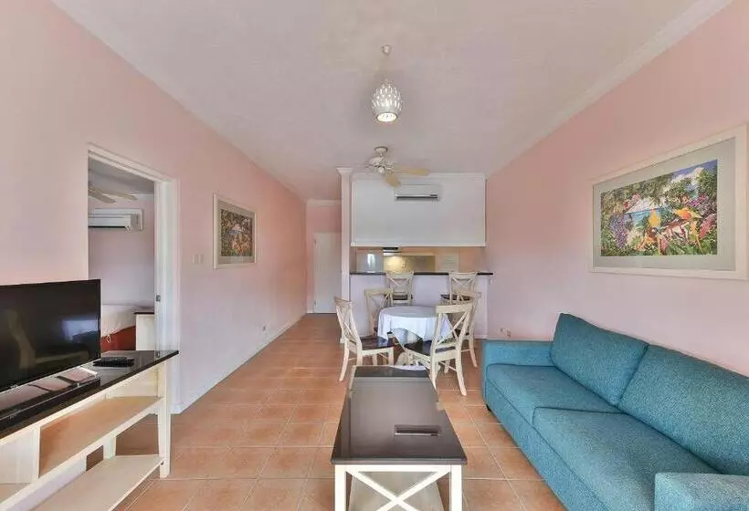 استراحتگاه Butterfly Beach