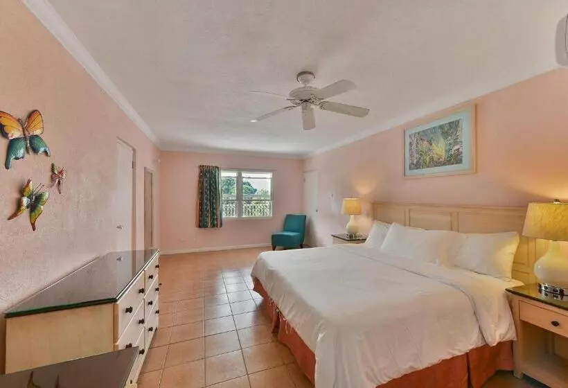 استراحتگاه Butterfly Beach