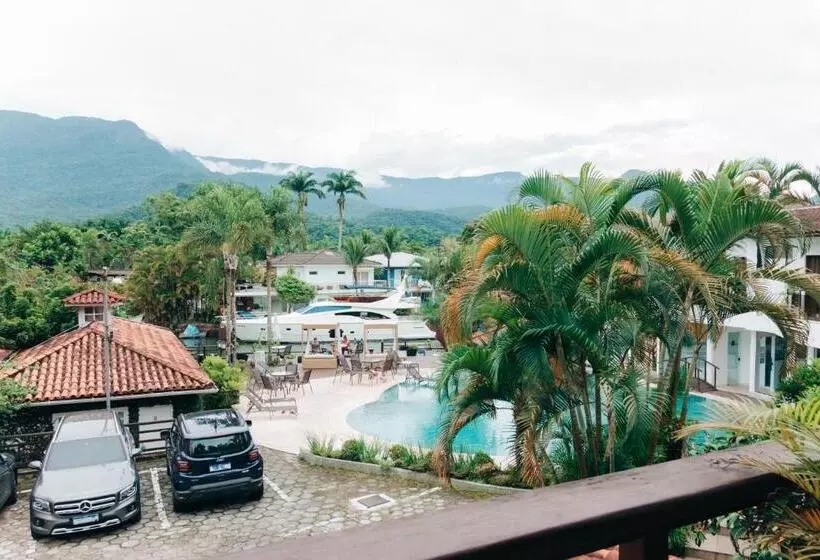 Отель Angra Boutique