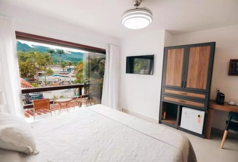 Отель Angra Boutique