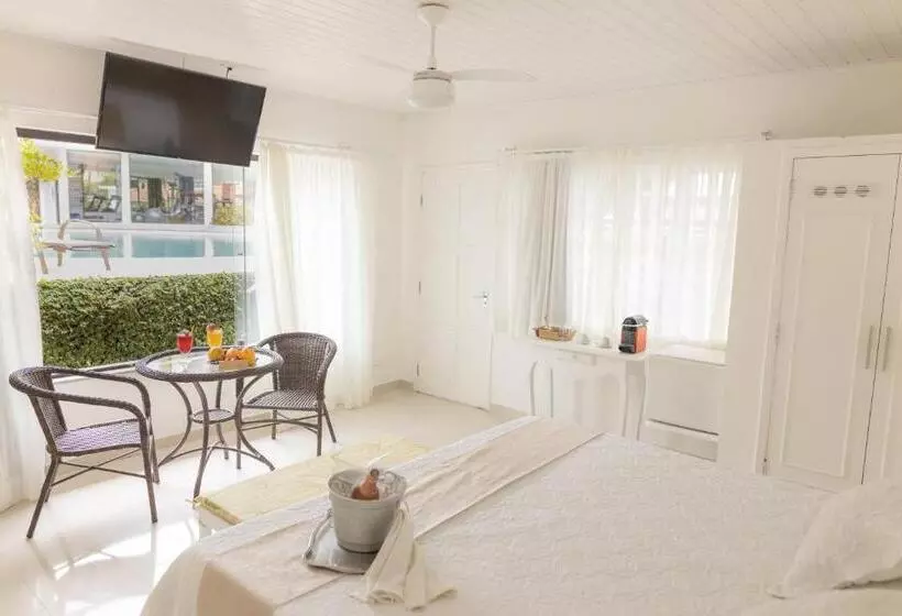 Отель Angra Boutique