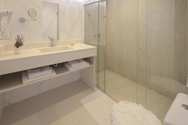 هتل Angra Boutique