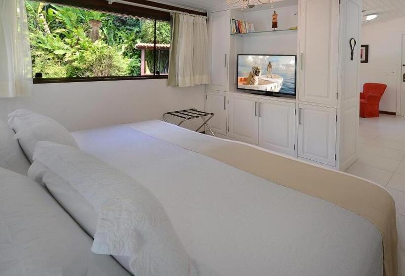 هتل Angra Boutique