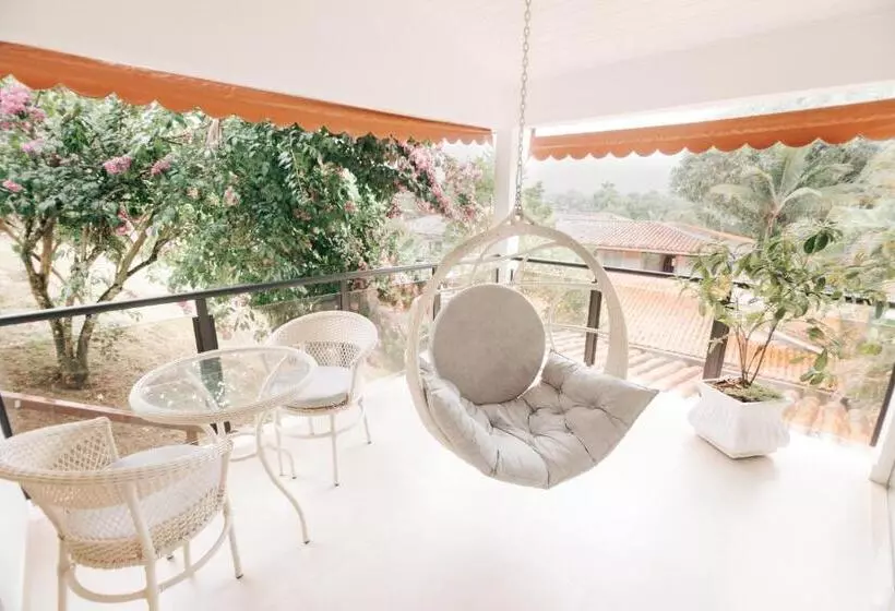 Отель Angra Boutique