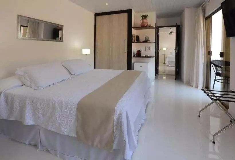 Отель Angra Boutique