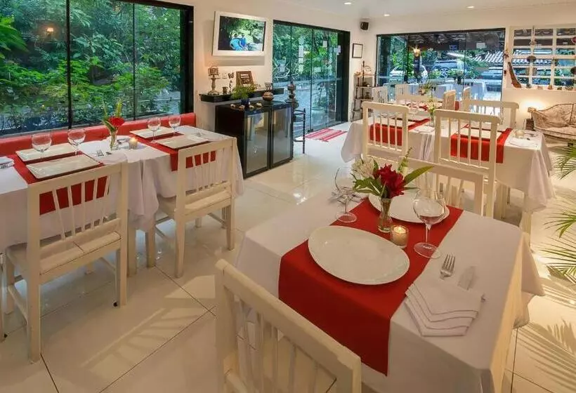 Отель Angra Boutique