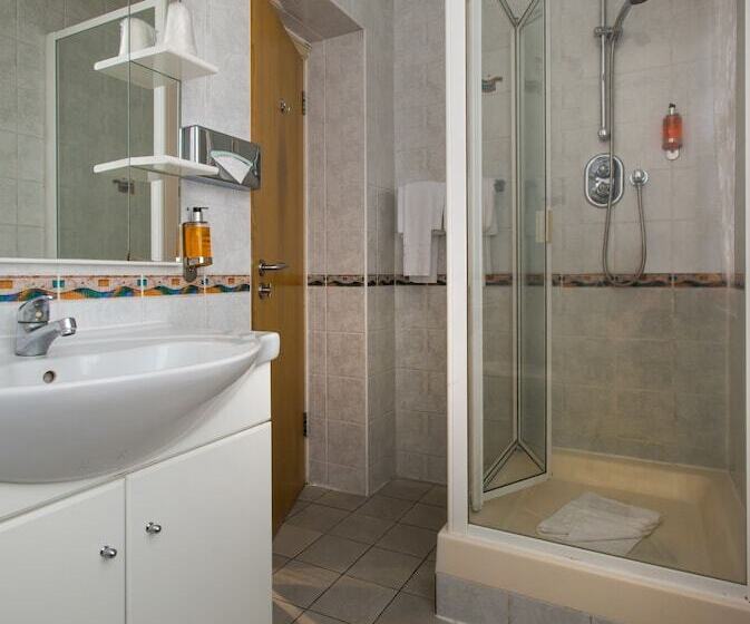 هتل Best Western Buckingham Palace Rd