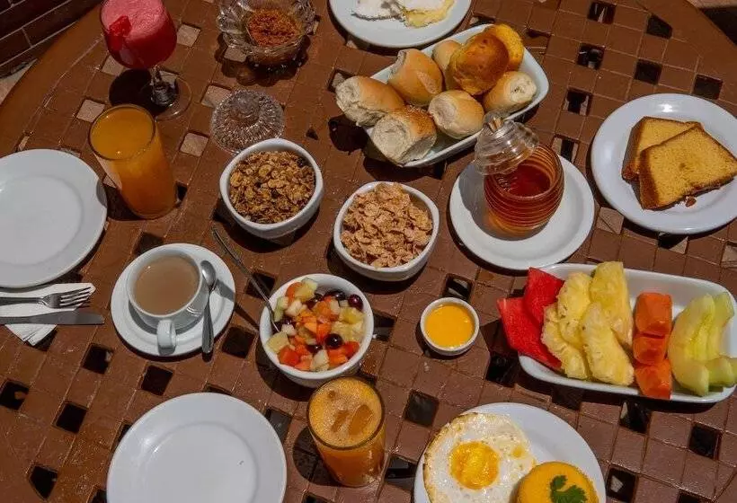 בית מלון כפרי Ritz Plazamar