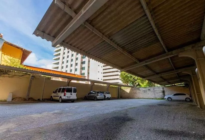 בית מלון כפרי Ritz Plazamar