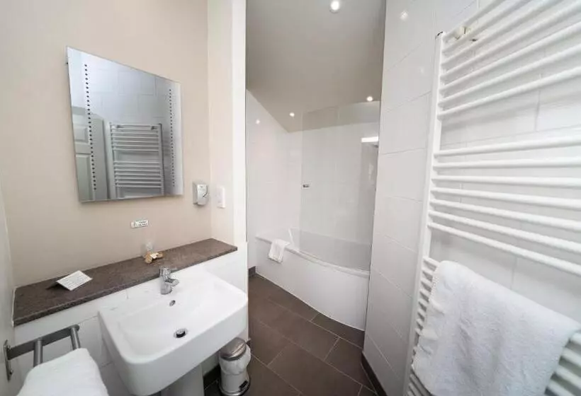 Отель The Angel