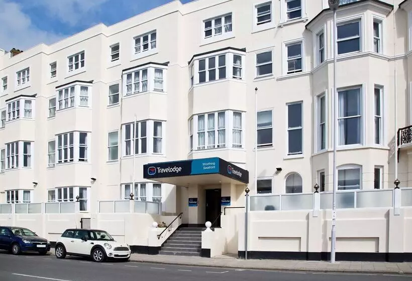 Отель Travelodge Worthing Seafront