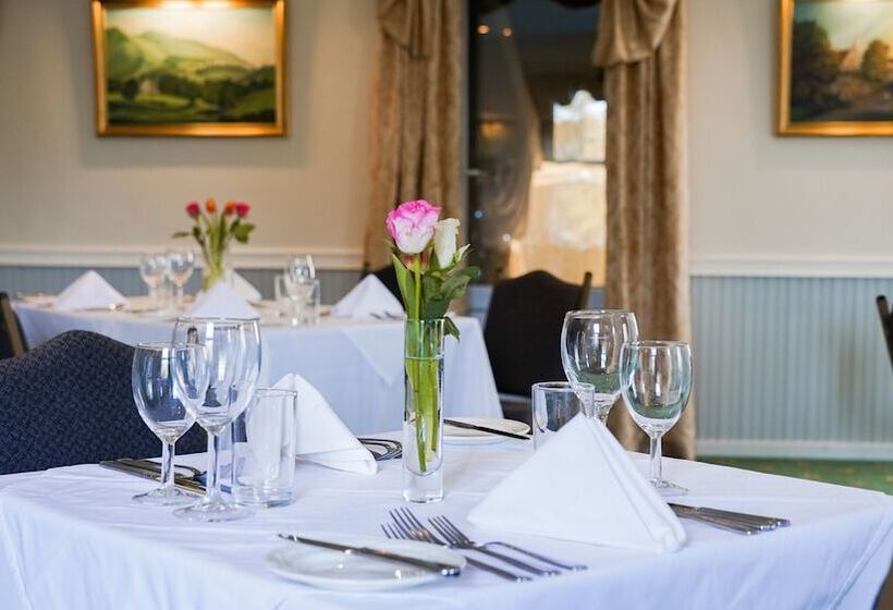 בית מלון כפרי Bourne Hall Country