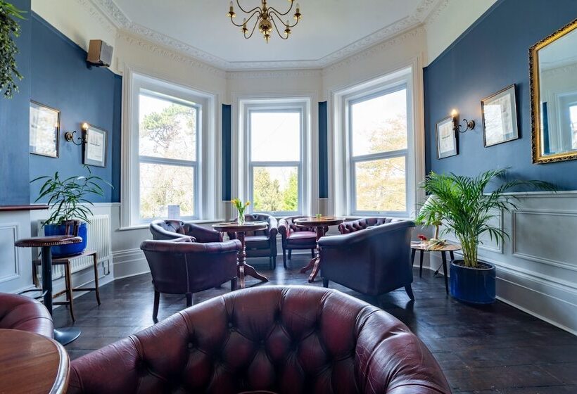 בית מלון כפרי Bourne Hall Country