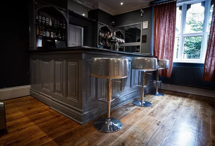 Отель Brownsover Hall