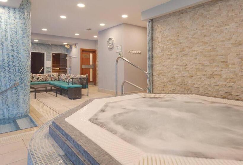 Delta Hotels By Marriott Cheltenham Chase