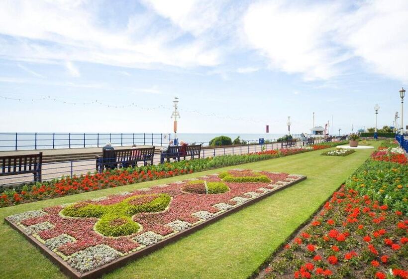 בית מלון כפרי The Burlington