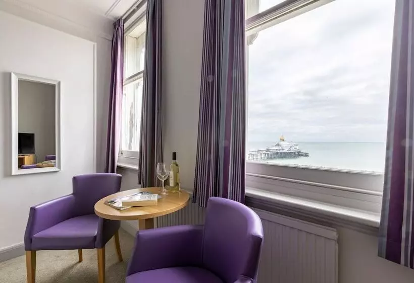 בית מלון כפרי The Burlington