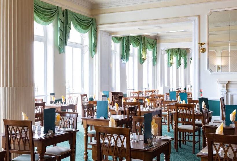 בית מלון כפרי The Burlington