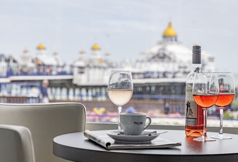 בית מלון כפרי The Burlington