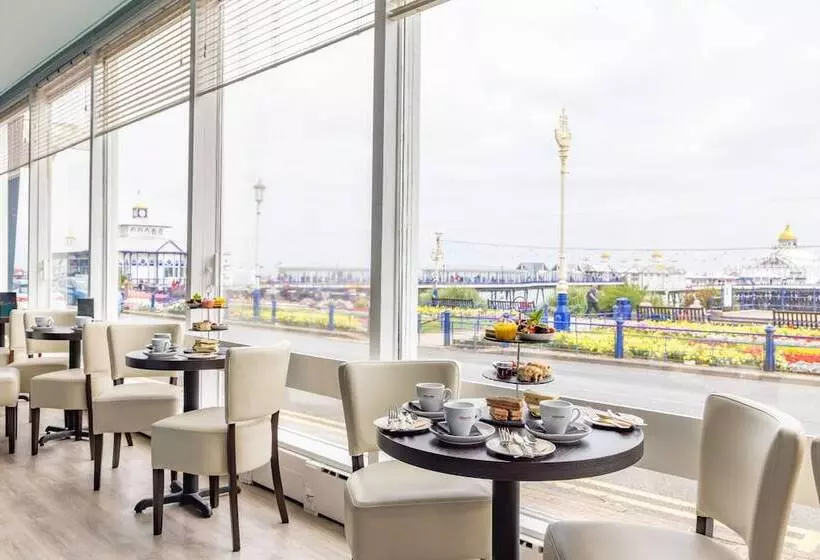 בית מלון כפרי The Burlington