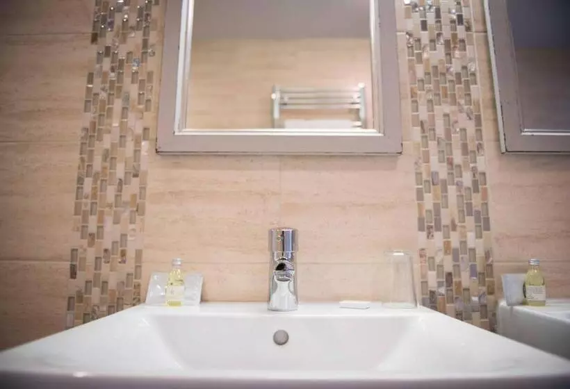 ホテル The County