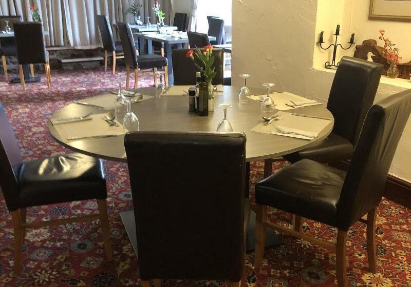 فندق The Dog & Partridge Country Inn