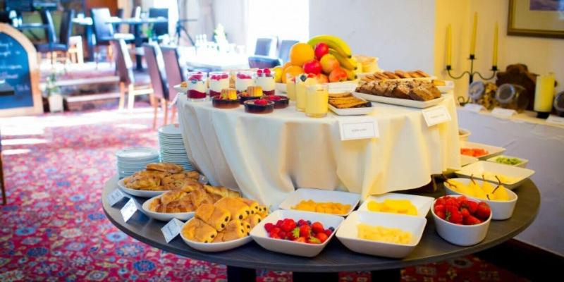 فندق The Dog & Partridge Country Inn