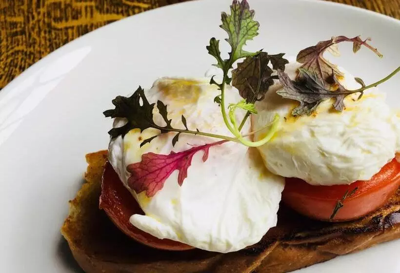 Отель The Grosvenor Arms