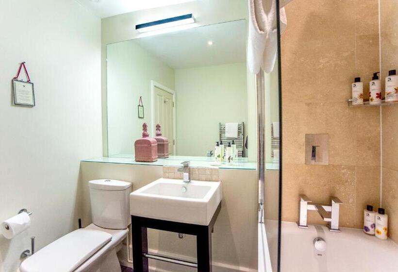 호텔 The Grosvenor Arms