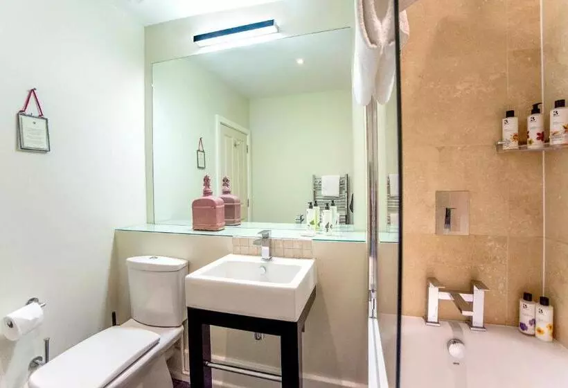 Отель The Grosvenor Arms