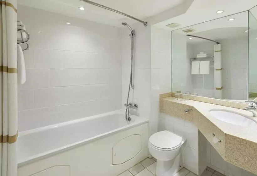 酒店 The Aberdeen Dyce