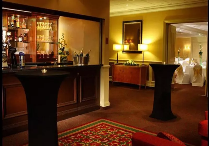 酒店 The Aberdeen Dyce