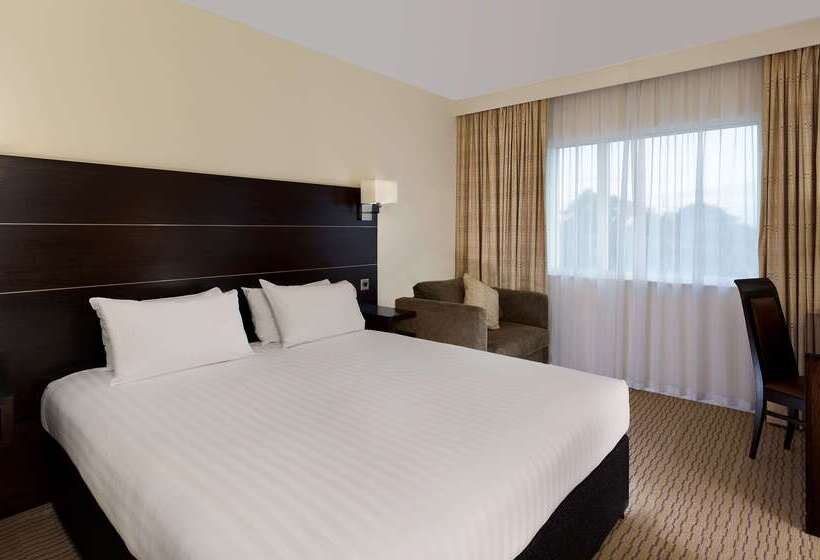 Hotel Doubletree By Hilton London Heathrow Airport